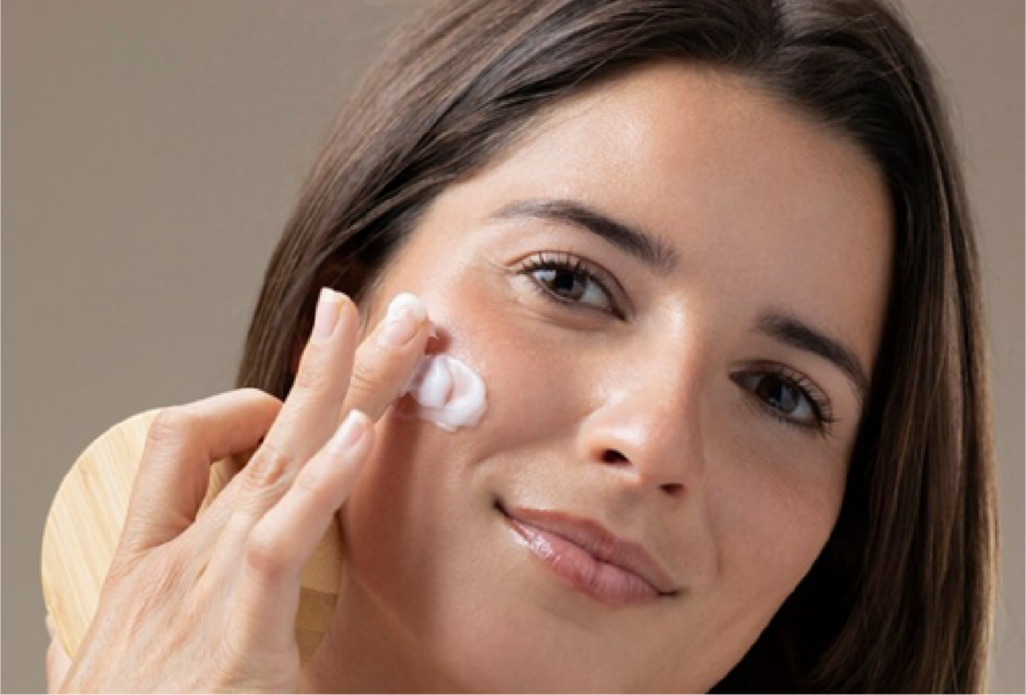 Beneficios del Uso de Productos Cosméticos  Naturales en tu Rutina Diaria